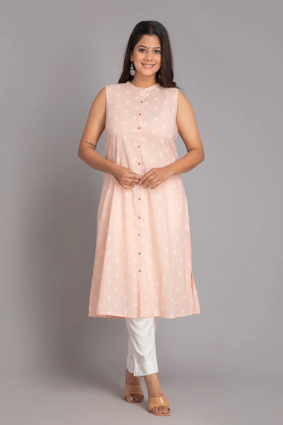 Peach Ikat Butti Sleeveless Mandarin Kurti